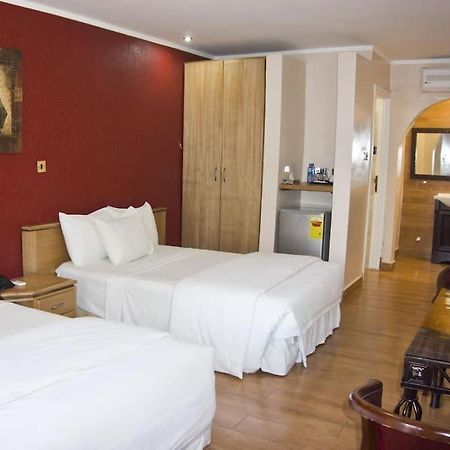 Tropical Enclave Hotel Accra Ngoại thất bức ảnh