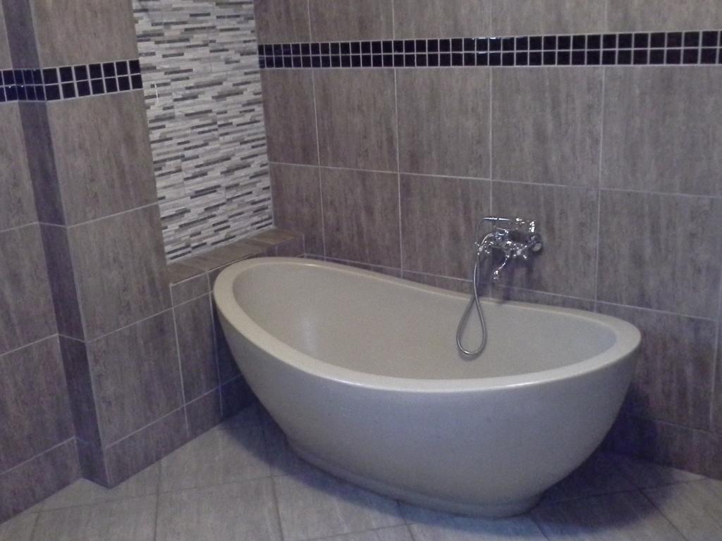 Tropical Enclave Hotel Accra Ngoại thất bức ảnh