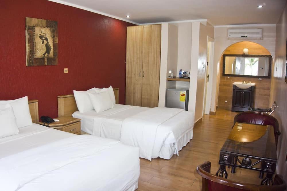 Tropical Enclave Hotel Accra Ngoại thất bức ảnh