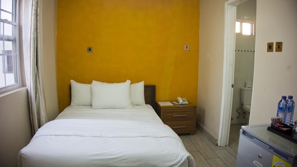 Tropical Enclave Hotel Accra Ngoại thất bức ảnh
