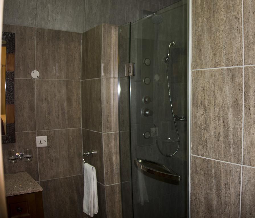 Tropical Enclave Hotel Accra Ngoại thất bức ảnh