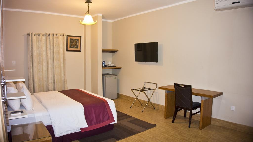 Tropical Enclave Hotel Accra Ngoại thất bức ảnh