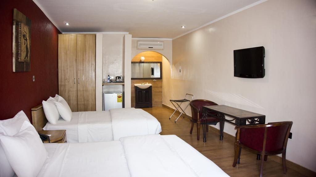 Tropical Enclave Hotel Accra Ngoại thất bức ảnh