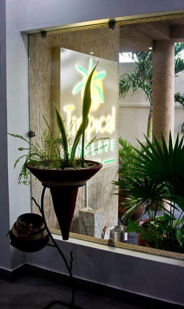 Tropical Enclave Hotel Accra Ngoại thất bức ảnh